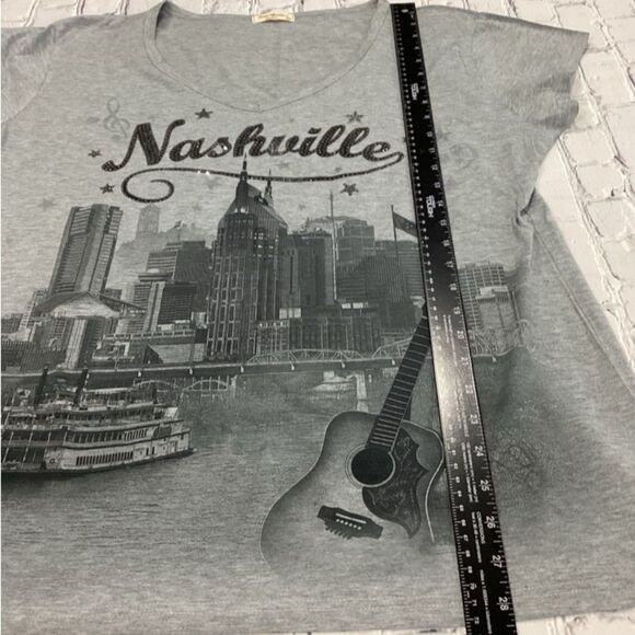 Sweet Gisele T-Shirt Women’s Size XXL Gray Nashville Graphic T-Shirt w Studding - Picture 7 of 8